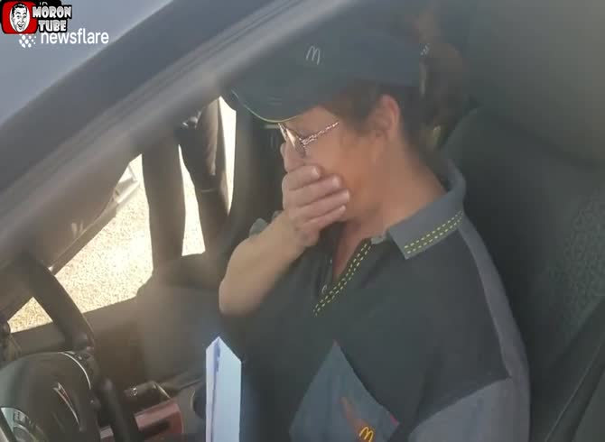 Video :A McDonald's employee in Kansas receives a vehicle from a really kind client